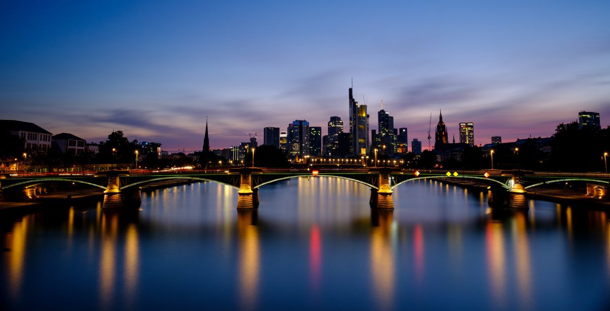 Frankfurt am Main - Skyline in der Nacht